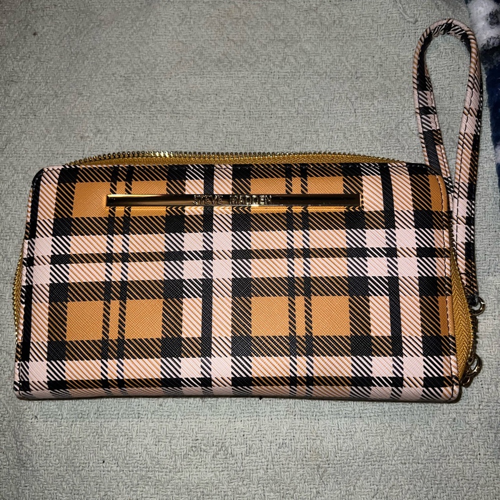NWOT Steve Madden yellow and Black Plaid wallet